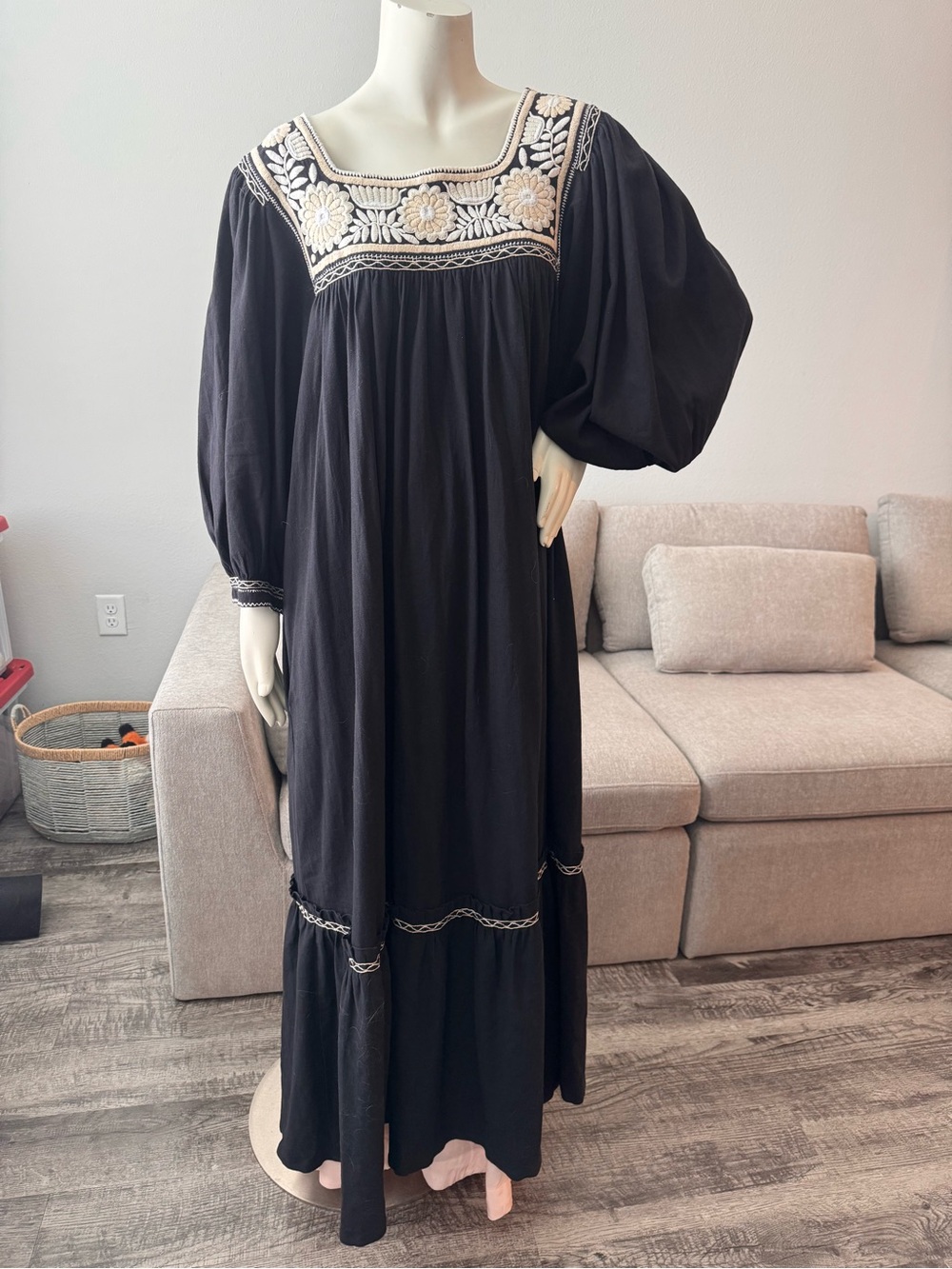 Mi Golondrina Black Embroidered Cotton Maxi Dress L Balloon Sleeve Boho 795$ - Picture 2 of 8